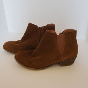 Kensie Women's Garry Short  Suede Ankle Booties size 8.5 brown/rust color